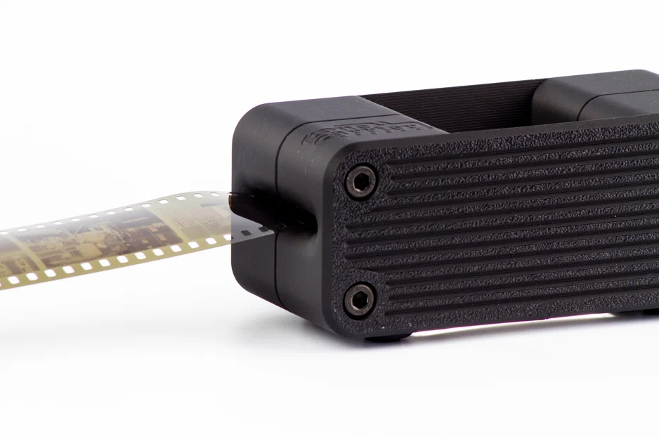 toneCarrier Film Carrier cho DSLR scan film 35 mm (có sprockets!) - Image 2