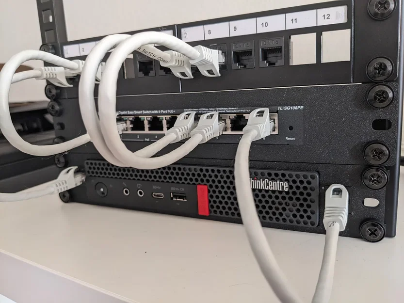 Khung Rack 10 inch cho Lenovo Tiny kèm khe Keystone - Image 1