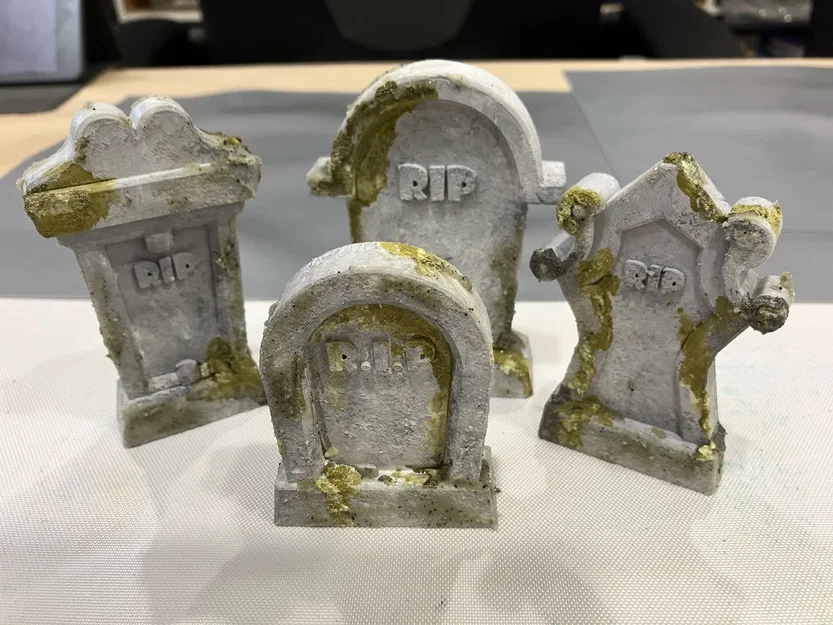 Mộ Halloween (Halloween Graves) - Image 1