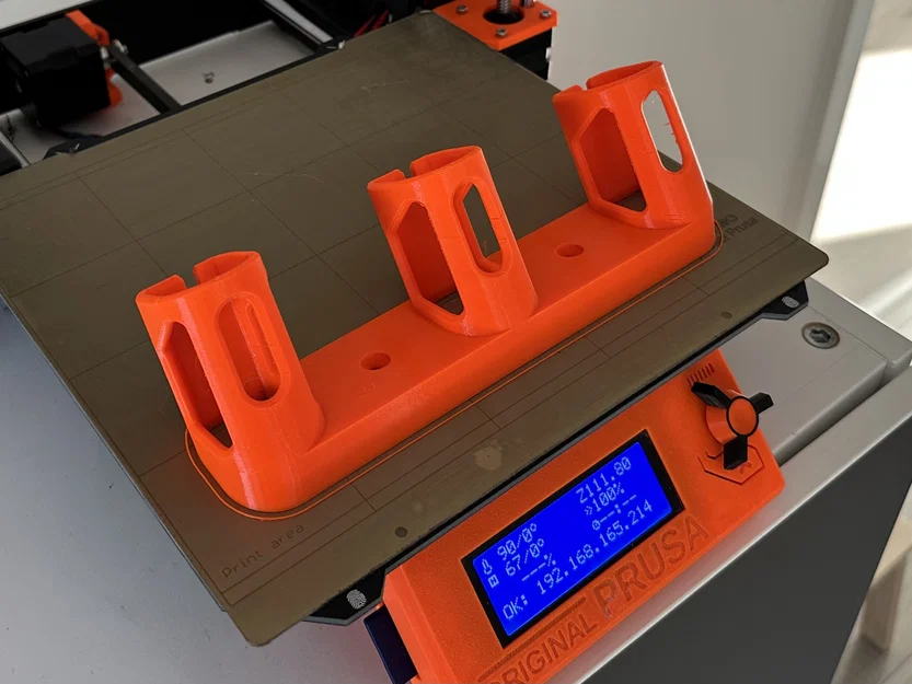 Giá treo tường Ryobi 18V - Bộ giữ 3 pin - Image 1