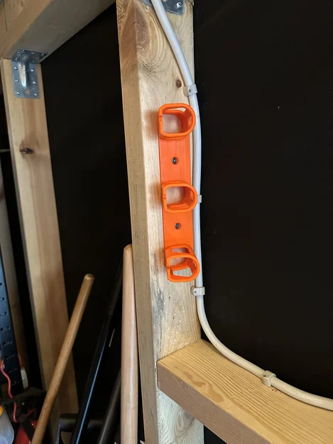 Giá treo tường Ryobi 18V - Bộ giữ 3 pin - Image 2