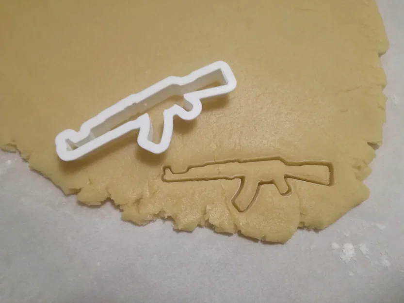 Khuôn cắt bánh quy hình súng AK-47 độc đáo cho người mê 3D - Image 1