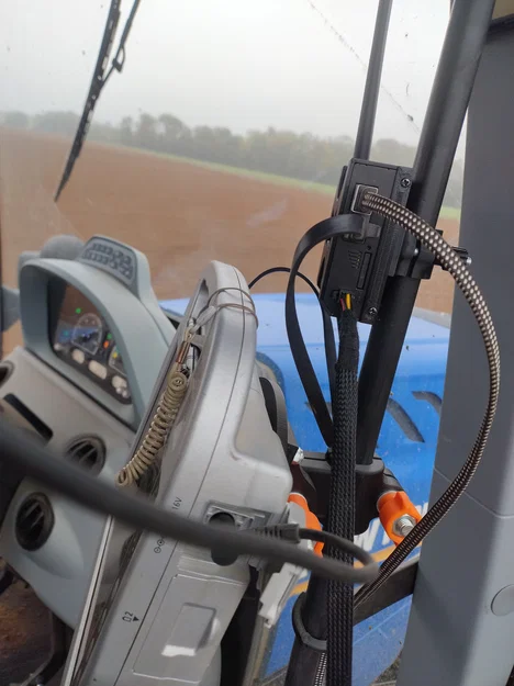 Giá đỡ RUT 240 và 4G Wireless Router (AliExpress) - Image 1