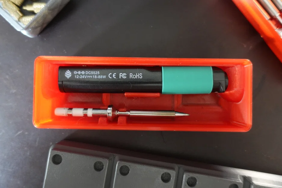 Khay Gridfinity siêu gọn cho Pinecil (Cramped Pinecil Gridfinity bin) - Image 1