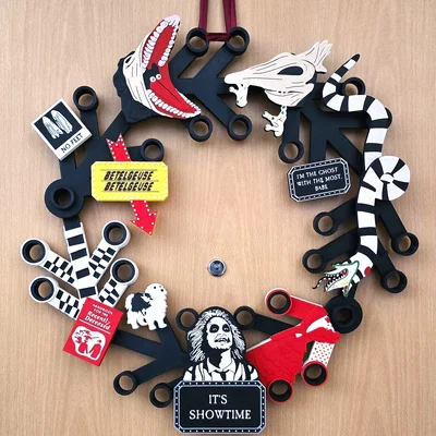 Vòng hoa Lego Beetlejuice