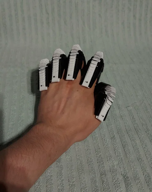 Móng vuốt thò ra/thu vào (Extending claws) - Image 3