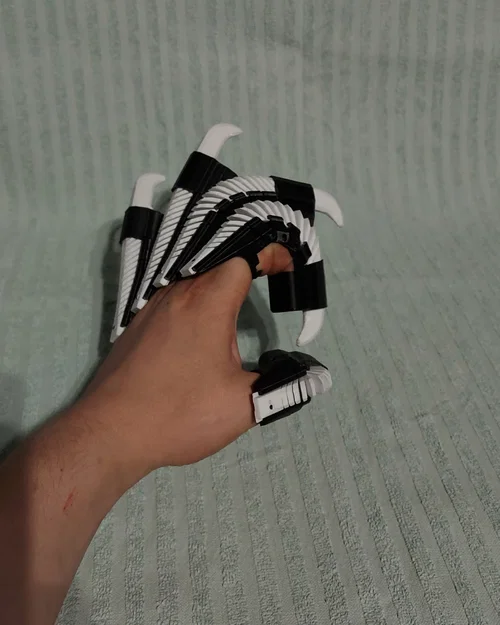 Móng vuốt thò ra/thu vào (Extending claws) - Image 7