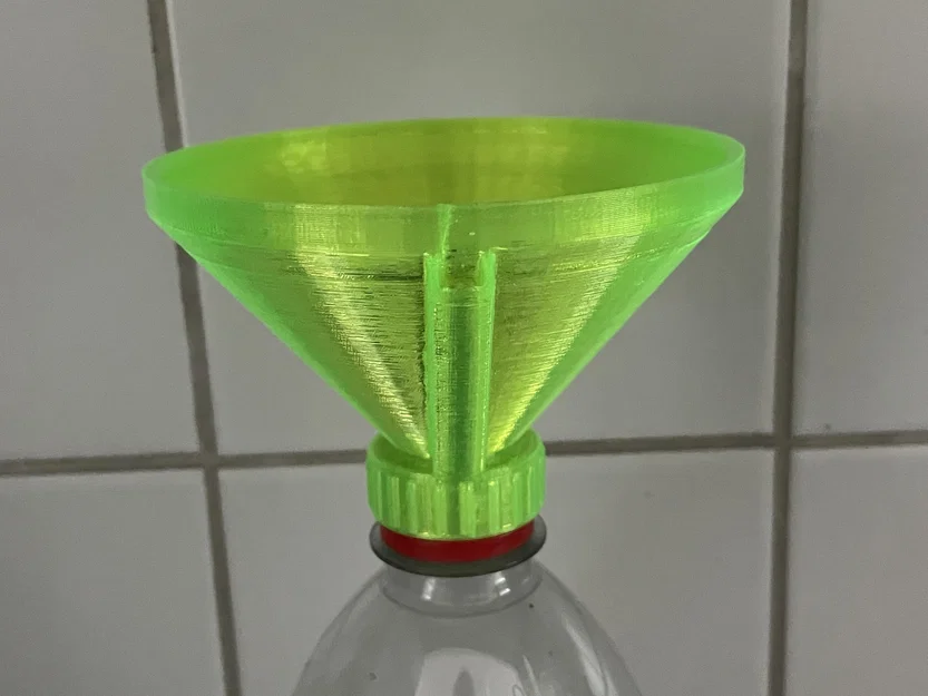 Phễu gắn chai PET có đường thoát khí (Funnel for PET Bottle with air tunnel) - Image 1