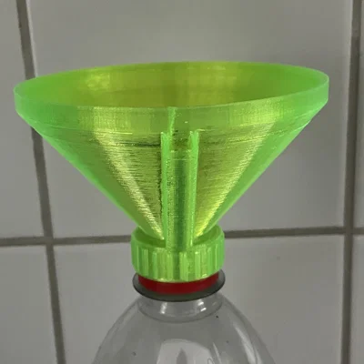 Phễu gắn chai PET có đường thoát khí (Funnel for PET Bottle with air tunnel)