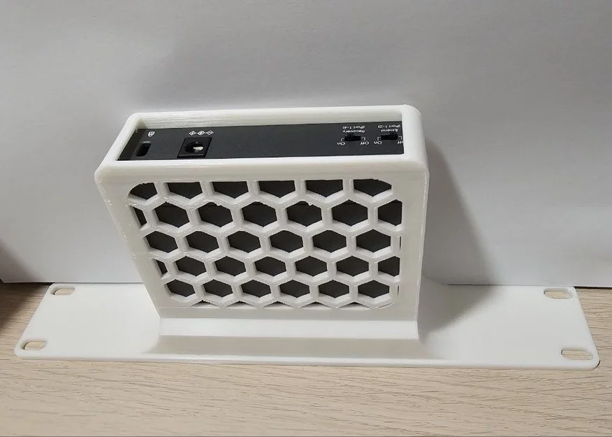 TP-Link SG1005P | SG105 - Ngàm gắn rack 10-inch - Image 4