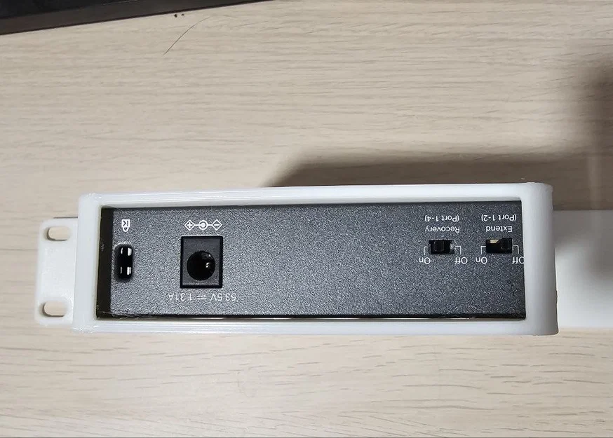 TP-Link SG1005P | SG-105 - Giá đỡ modular rack 19-inch - Image 3