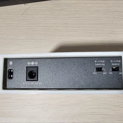 TP-Link SG1005P | SG-105 - Giá đỡ modular rack 19-inch
