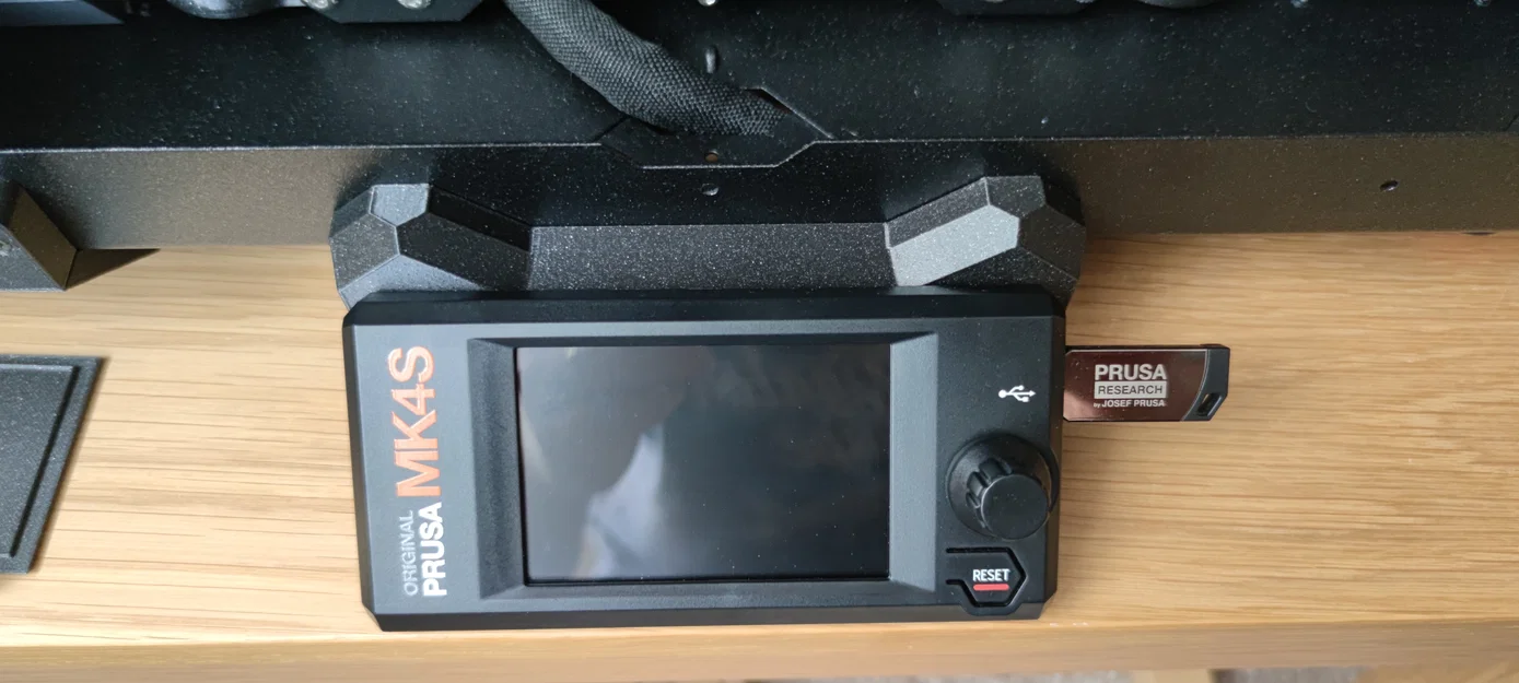 Holder xLCD MK4S cho Prusa Enclosure (bản moulded) – hàng original - Image 2