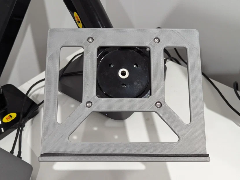 Giá đỡ Laptop chuẩn VESA (VESA Laptop Mount) - Image 1