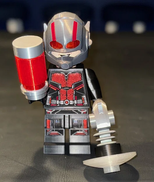 Ant Man Brick MegaFigure (Tỉ lệ 5:1) - Image 1
