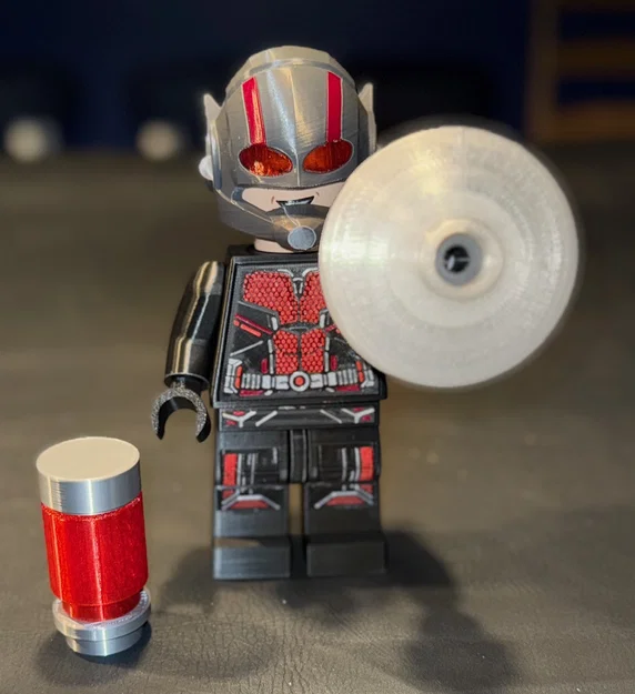 Ant Man Brick MegaFigure (Tỉ lệ 5:1) - Image 3