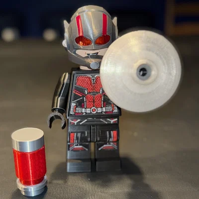 Ant Man Brick MegaFigure (Tỉ lệ 5:1)