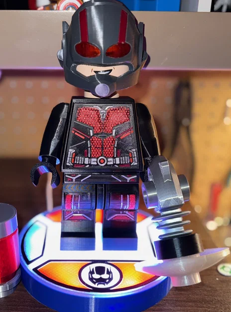 Ant Man Brick MegaFigure (Tỉ lệ 5:1) - Image 6