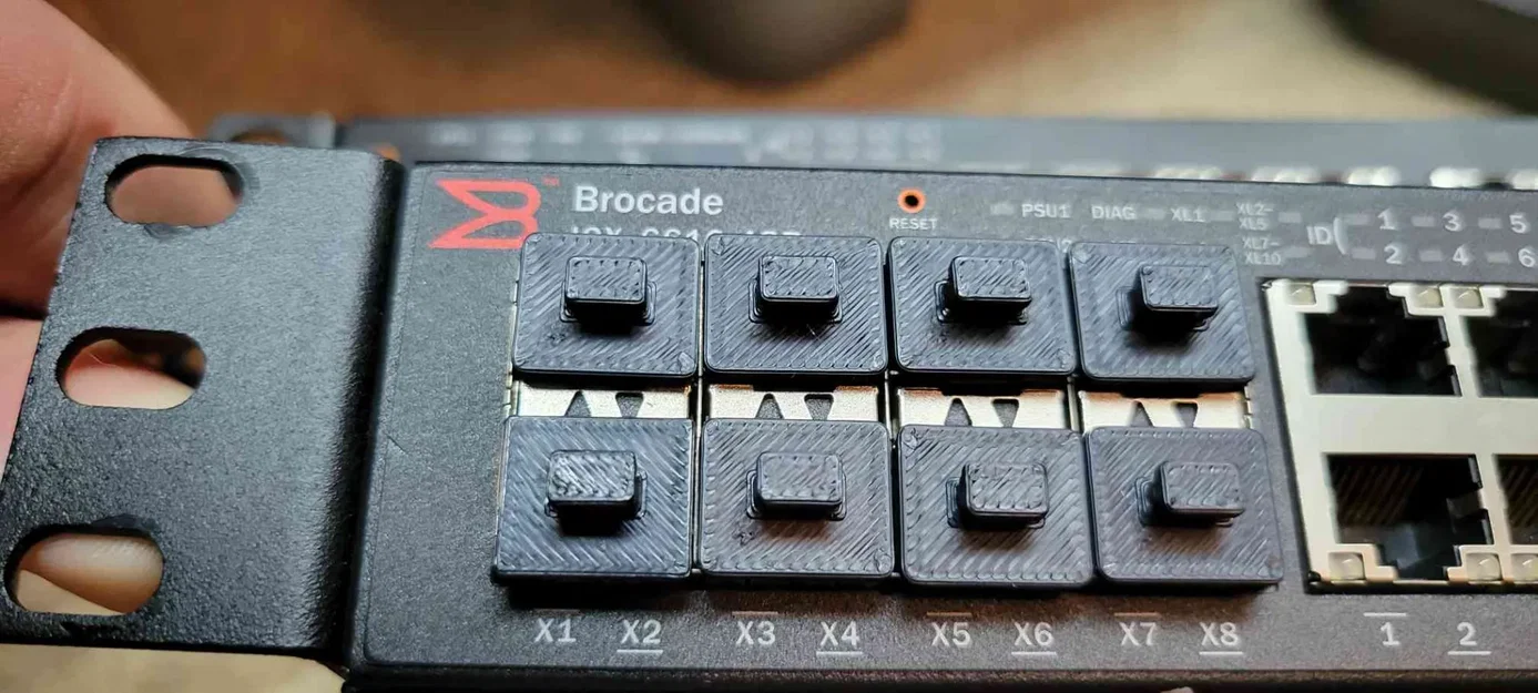 Nắp đậy bụi cho cổng SFP (SFP Dust Covers) - Image 2