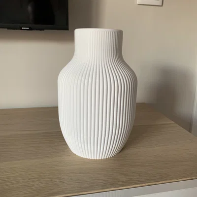 Bình hoa tối giản sọc dọc (JARRÓN ESTRIADO MINIMALISTA)