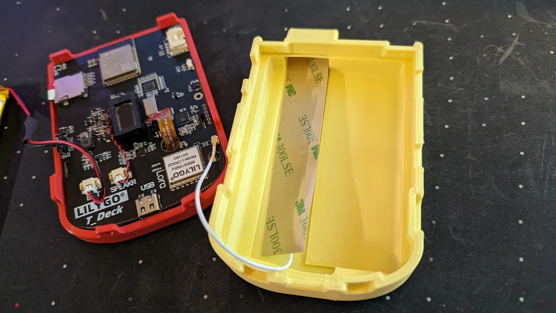 Case T Deck (T Deck case) cho pin Lithium Ion & anten - Image 7