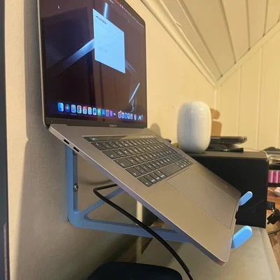 Giá treo tường cho Laptop 17 inch tối ưu không gian làm việc