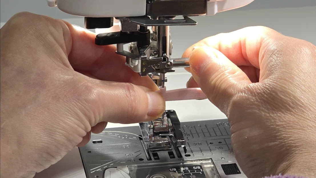 Dụng Cụ Lắp Kim Máy May Dễ Dàng (Easy-Load Sewing Needle Tool) - Image 5