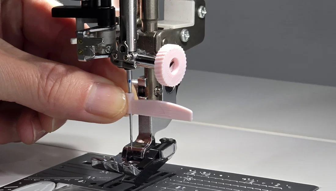 Dụng Cụ Lắp Kim Máy May Dễ Dàng (Easy-Load Sewing Needle Tool) - Image 6