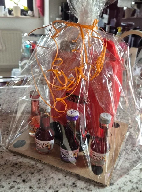 Tiếp nhiên liệu cho bạn bè – Món quà hoàn hảo cho tín đồ mê động cơ! Ống heo hình bình xăng! - Image 3