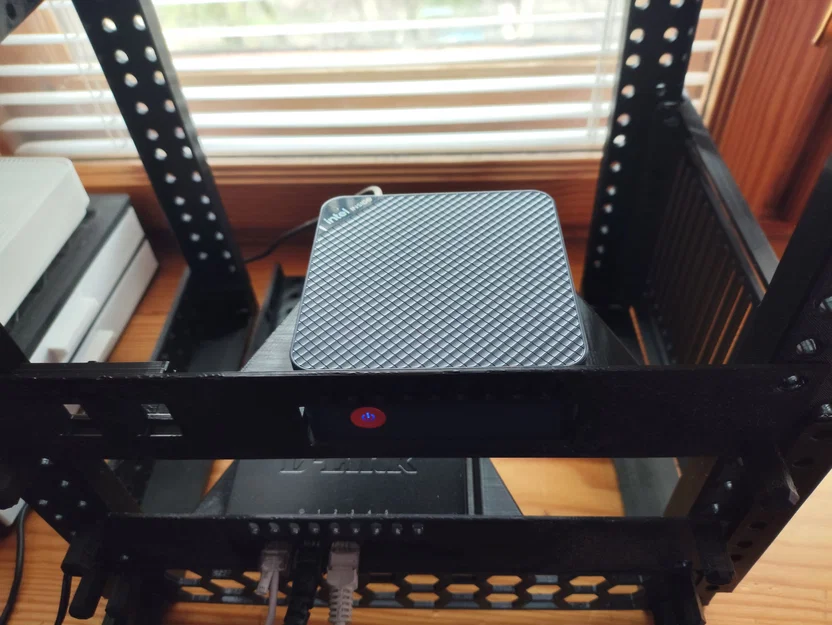 Giá đỡ Mini PC GMKtec G2 PRO lắp tủ rack 10 inch (File in 3D) - Image 1