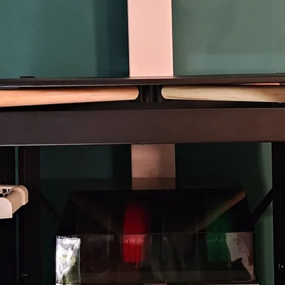 Bộ gia cố góc và nâng kệ IKEA Bror chắc chắn
