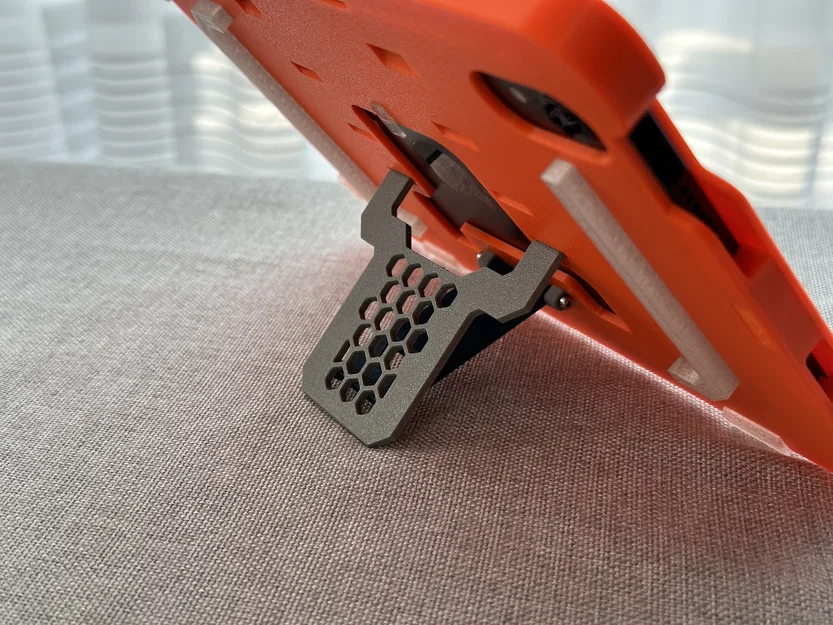 Ốp lưng hầm hố cho iPad mini 6/7 tích hợp chân chống - Image 2