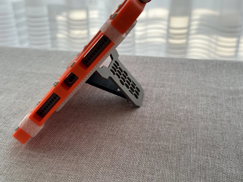 Ốp lưng hầm hố cho iPad mini 6/7 tích hợp chân chống - Image 4