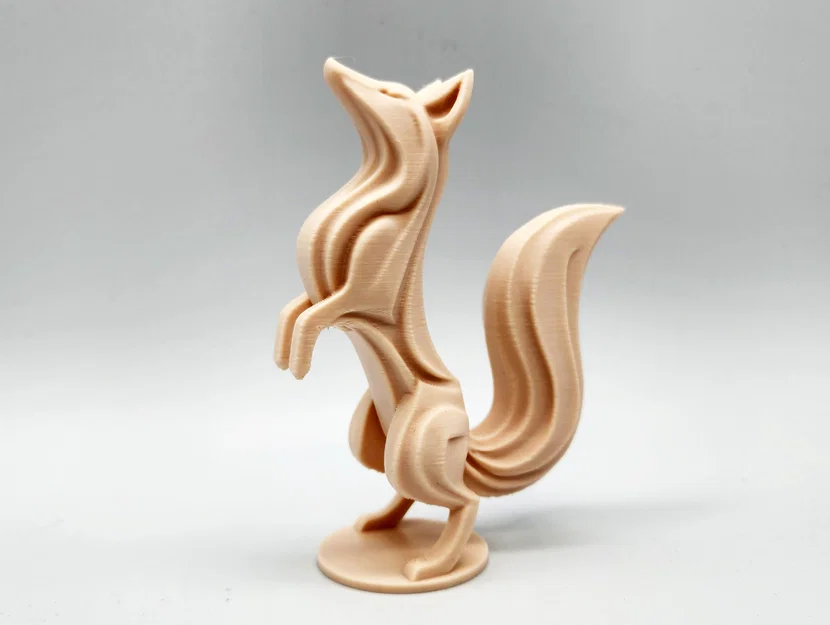 Tác phẩm điêu khắc chú cáo đang nhảy múa - Image 1