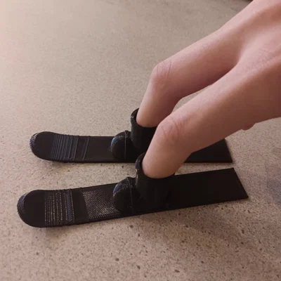 Bộ ván trượt tuyết mini cho ngón tay (Ski Slats Finger Toy) độc đáo