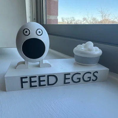 Mô hình game Feed Eggs từ "I Think You Should Leave with Tim Robinson" có đế nam châm