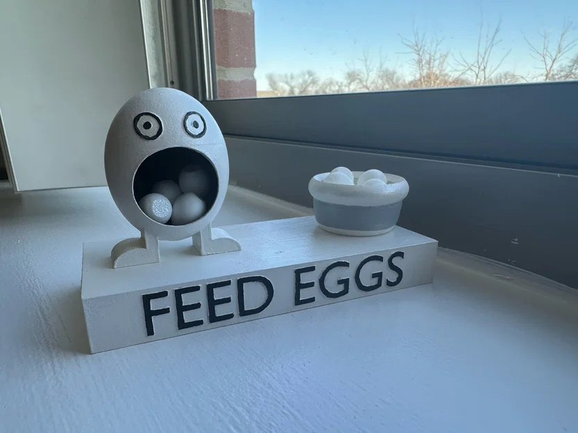 Mô hình game Feed Eggs từ "I Think You Should Leave with Tim Robinson" có đế nam châm - Image 2