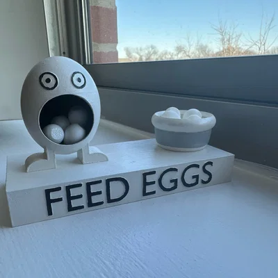 Mô hình game Feed Eggs từ "I Think You Should Leave with Tim Robinson" có đế nam châm