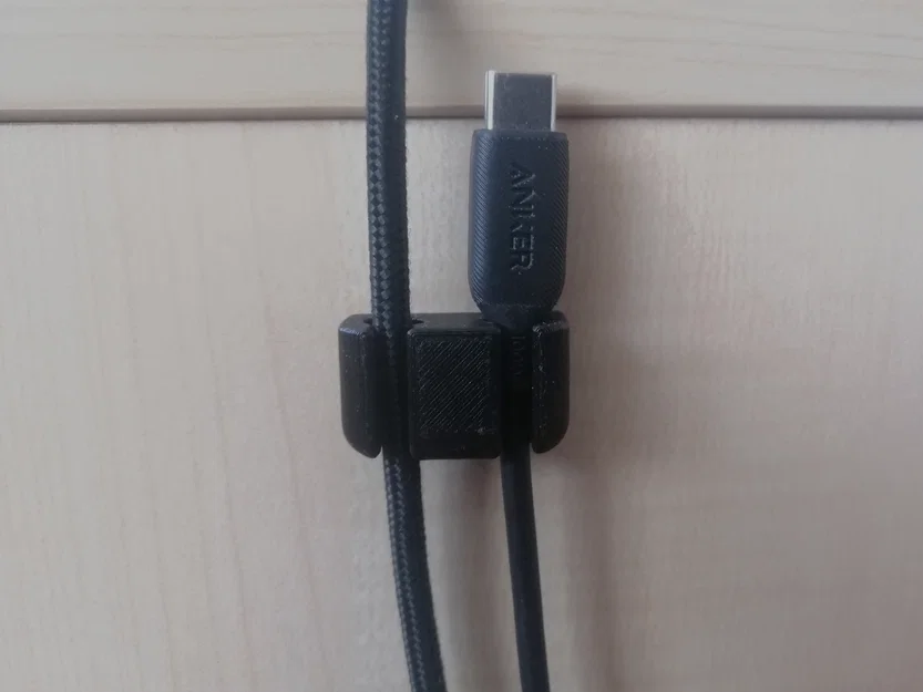 Giá đỡ cáp USB (USB Cable Holder) - Image 2