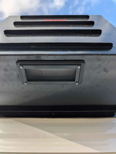 Bộ khung lưới chắn côn trùng cho điều hòa xe RV Coachmen Clipper - Image 1