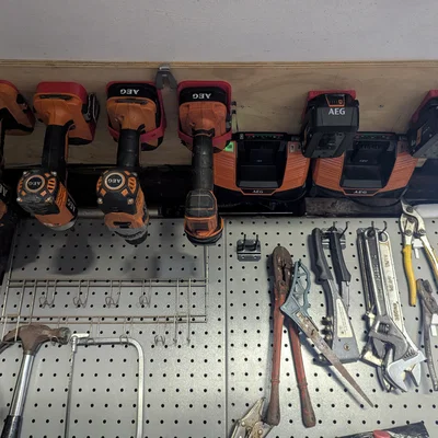 Giá treo máy công cụ cầm tay AEG/Ridgid