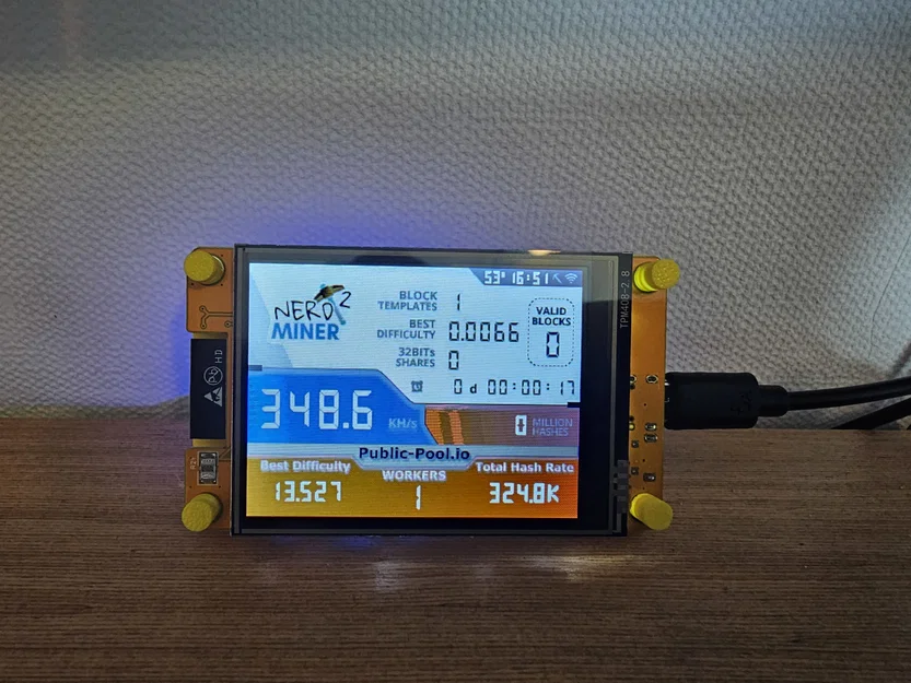 Khung đỡ 3D cho màn hình Cheap Yellow Display 2.8 inch - Image 1