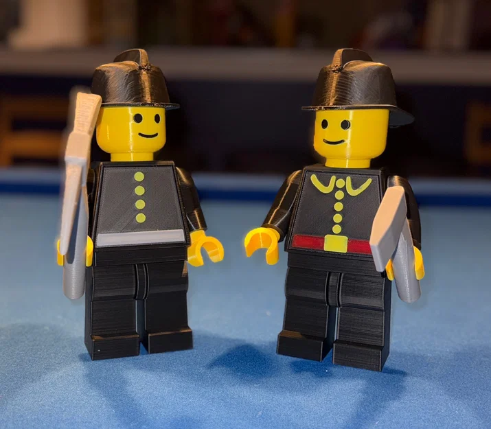 Mô hình Firemen Brick MegaFigures (Tỷ lệ 5:1) - Image 1