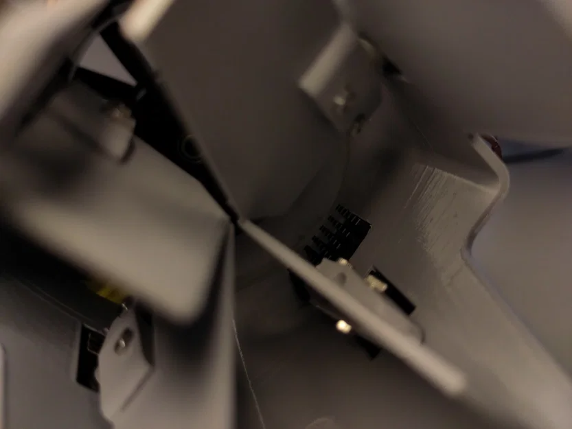Drone quạt ống điều hướng lực đẩy (Ducted fan thrust vectoring drone) - Image 4