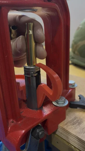 Bộ gạt và máng trượt vỏ đạn cho máy Lee Challenger Single Stage Press - Image 2