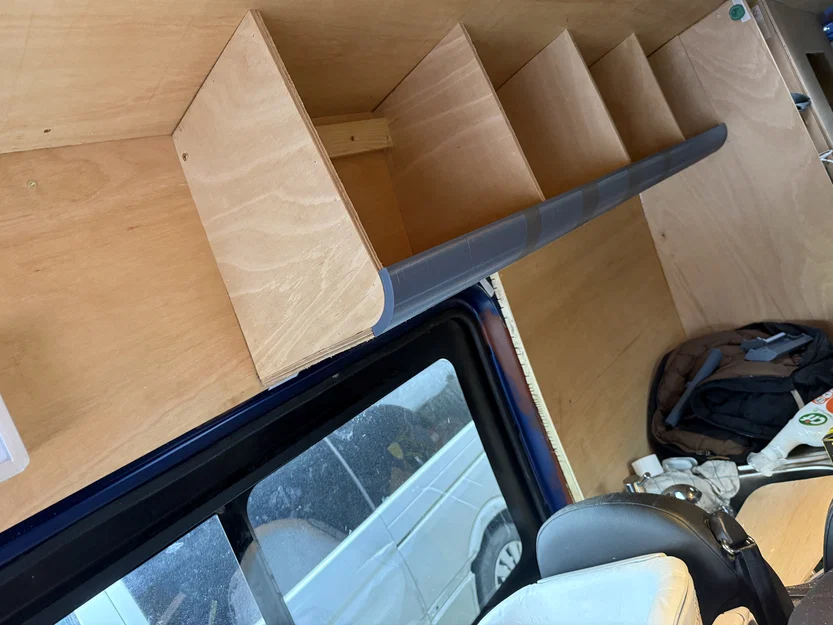 Chi tiết bo góc tủ trần cho Camper (dạng tròn) - Image 2