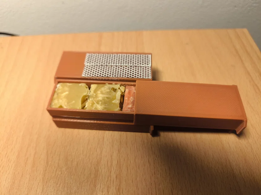 Hộp chống nước đựng diêm và đồ nhóm lửa - Image 2