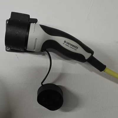 Giá treo cáp sạc EV Type-2 kiểu "Klick", lắp song song với tường