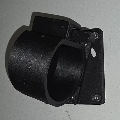 Giá treo cáp sạc EV Type-2 kiểu "Klick", lắp song song với tường