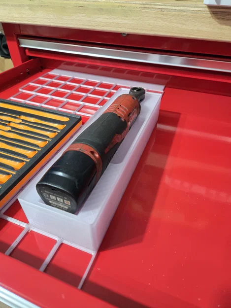 Khay in 3D Gridfinity cho máy vặn bu lông Milwaukee 3/8 Ratchet - Image 2